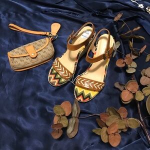 Pretty wedge‎ sandal